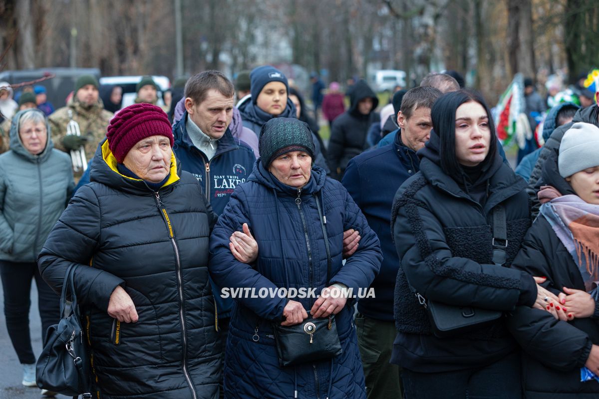 Власівська громада провела в останню земну дорогу Богдана Федорова