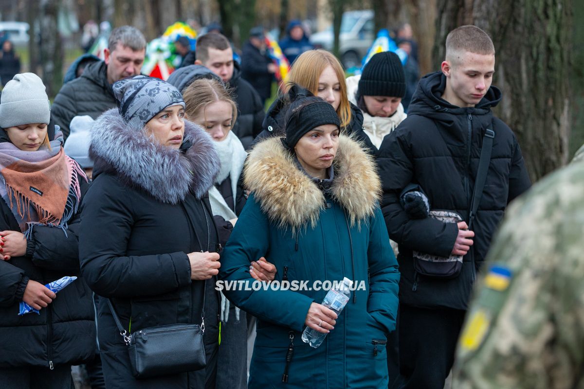 Власівська громада провела в останню земну дорогу Богдана Федорова