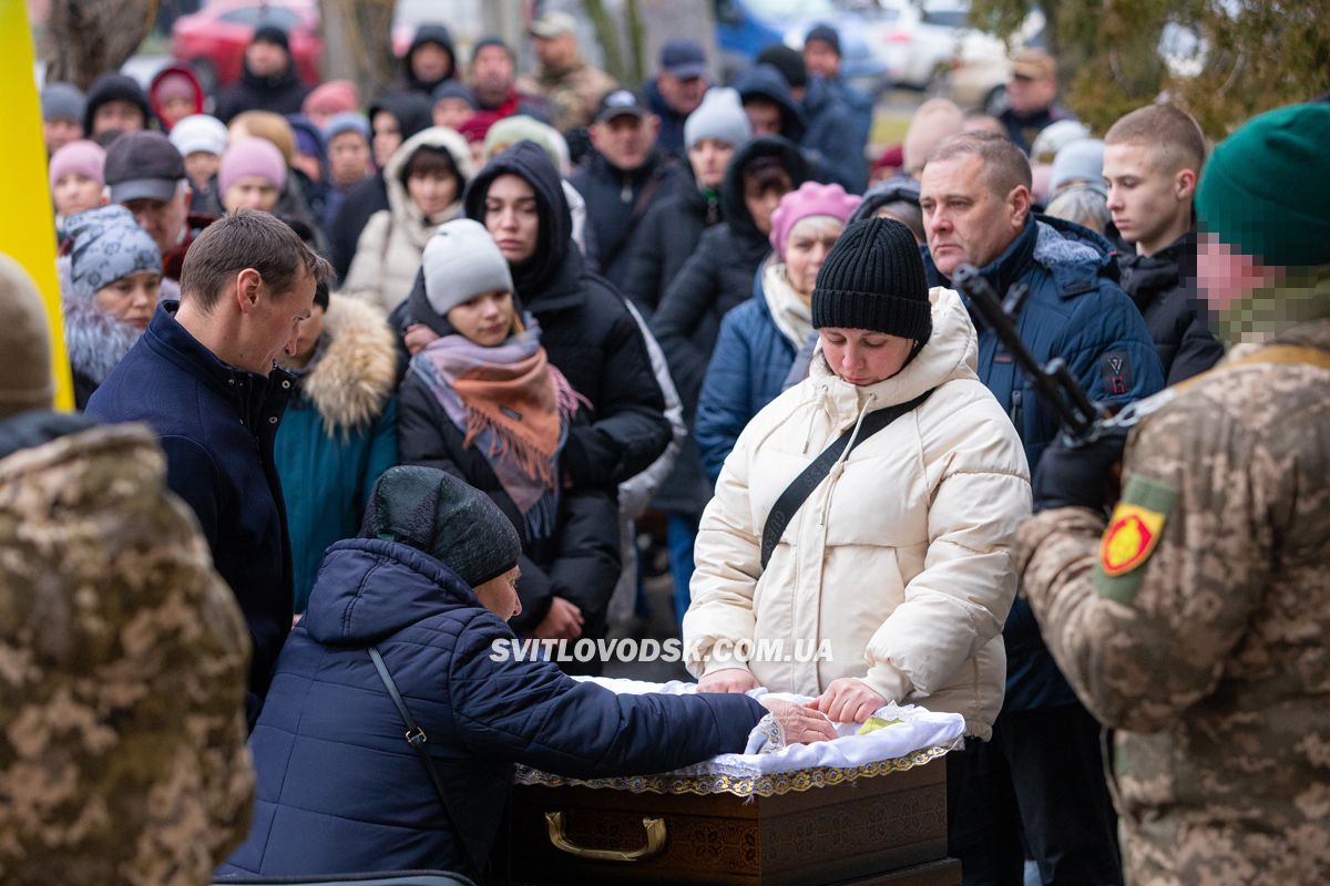 Власівська громада провела в останню земну дорогу Богдана Федорова