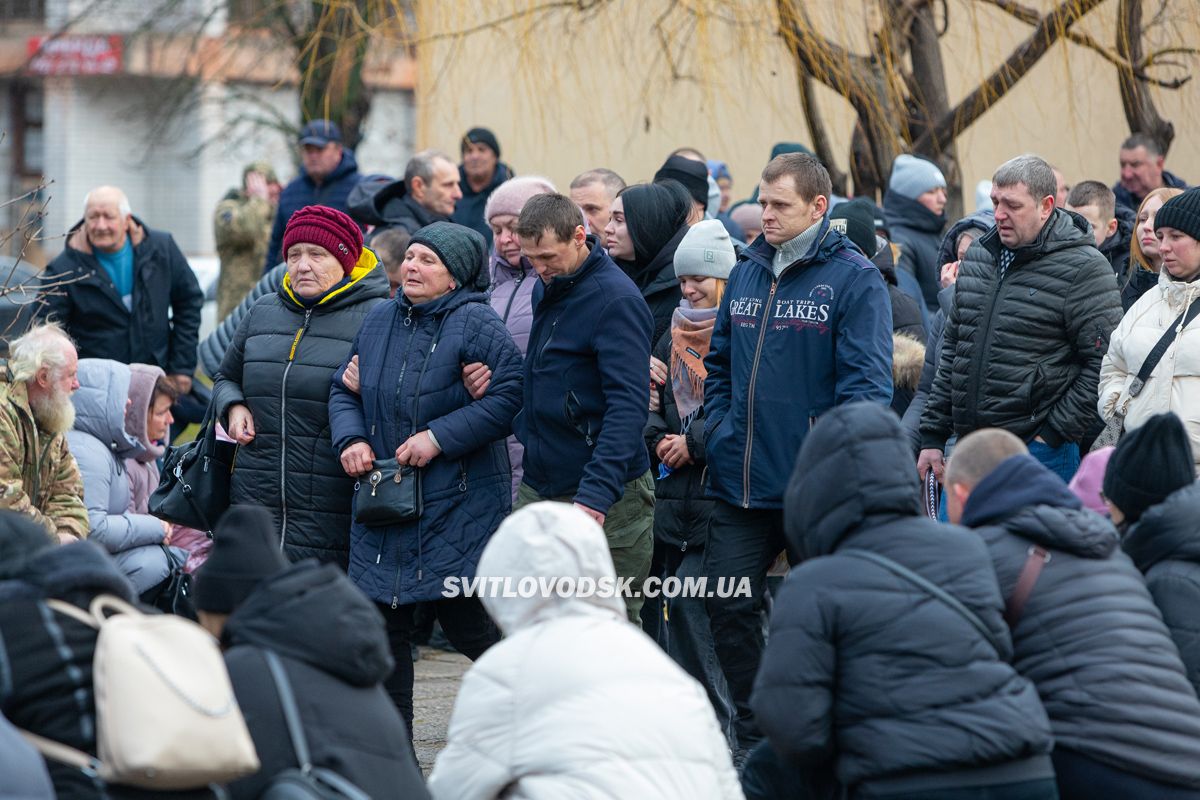 Власівська громада провела в останню земну дорогу Богдана Федорова