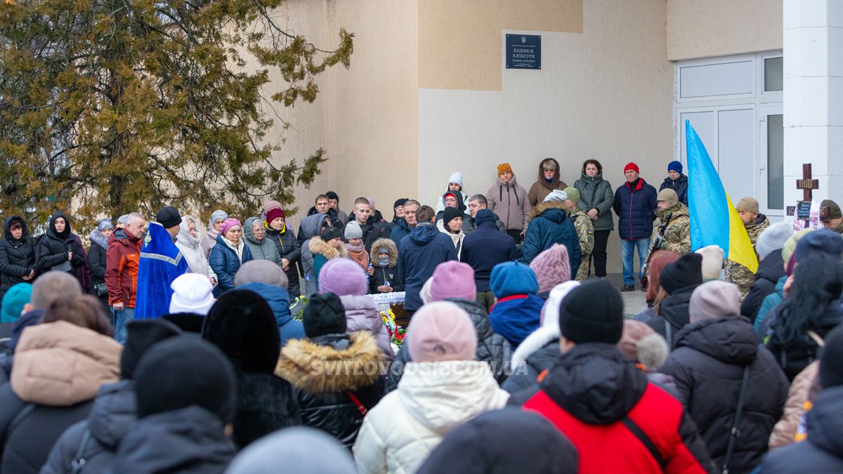 Власівська громада провела в останню земну дорогу Богдана Федорова