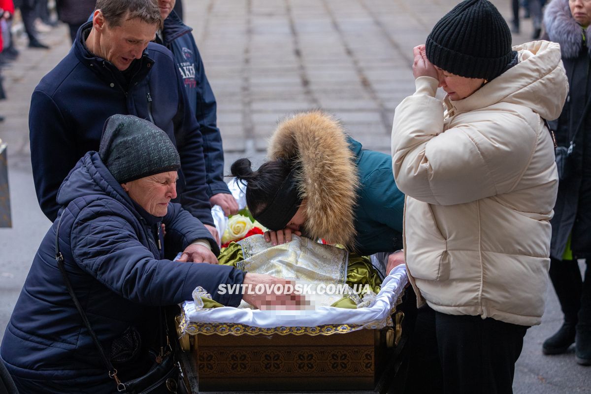 Власівська громада провела в останню земну дорогу Богдана Федорова