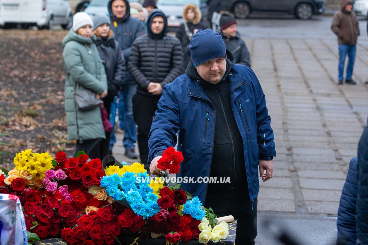 Власівська громада провела в останню земну дорогу Богдана Федорова