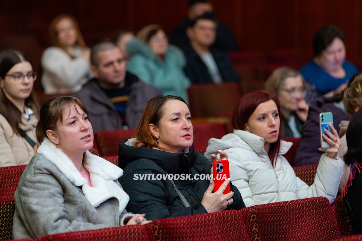 Пам’ять про Кузьму — у піснях і вчинках: у Світловодську відбувся благодійний концерт