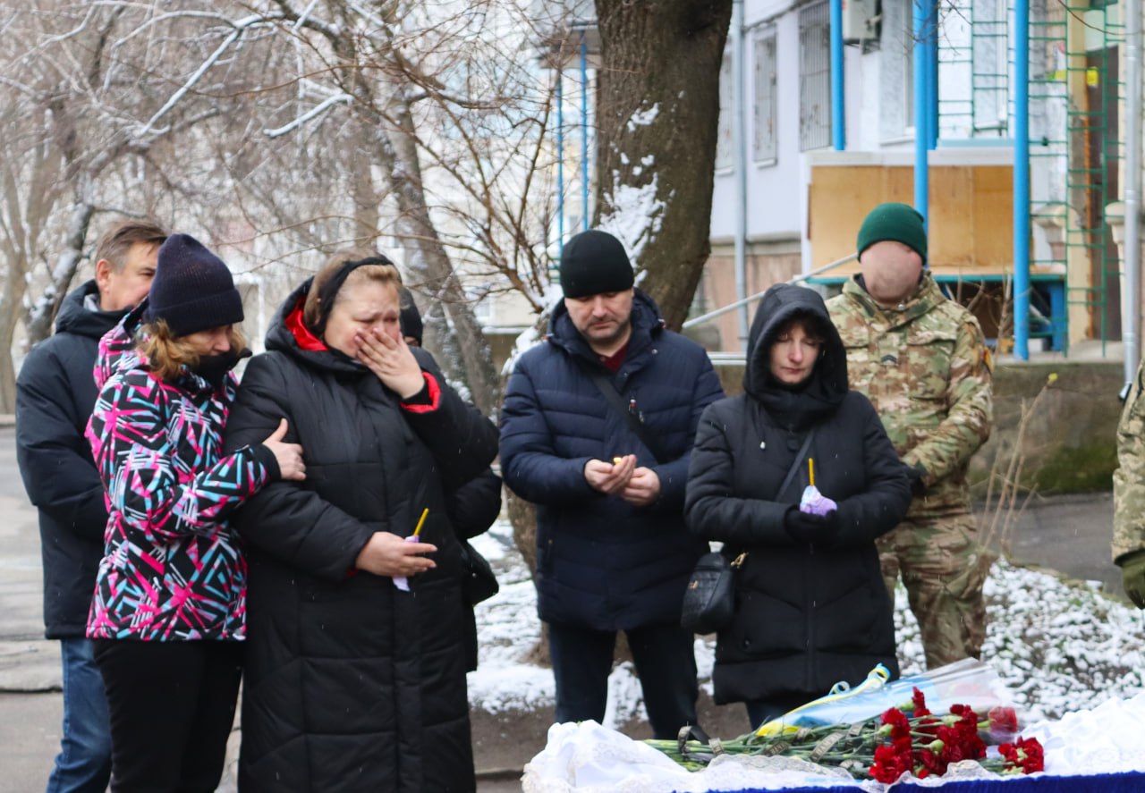 У Світловодську провели в останню путь захисника України Олексія Сухіну