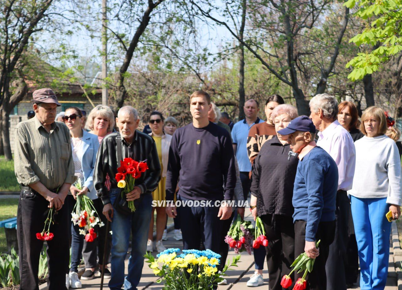 У Світловодській громаді вшанували пам’ять героїв-чорнобильців У Світловодській громаді вшанували пам’ять героїв-чорнобильців