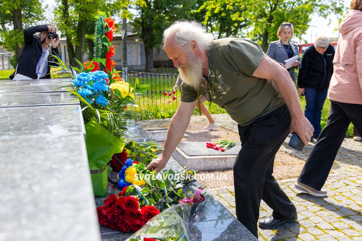 У Власівці вшанували полеглих у Другій світовій війні У Власівці вшанували полеглих у Другій світовій війні