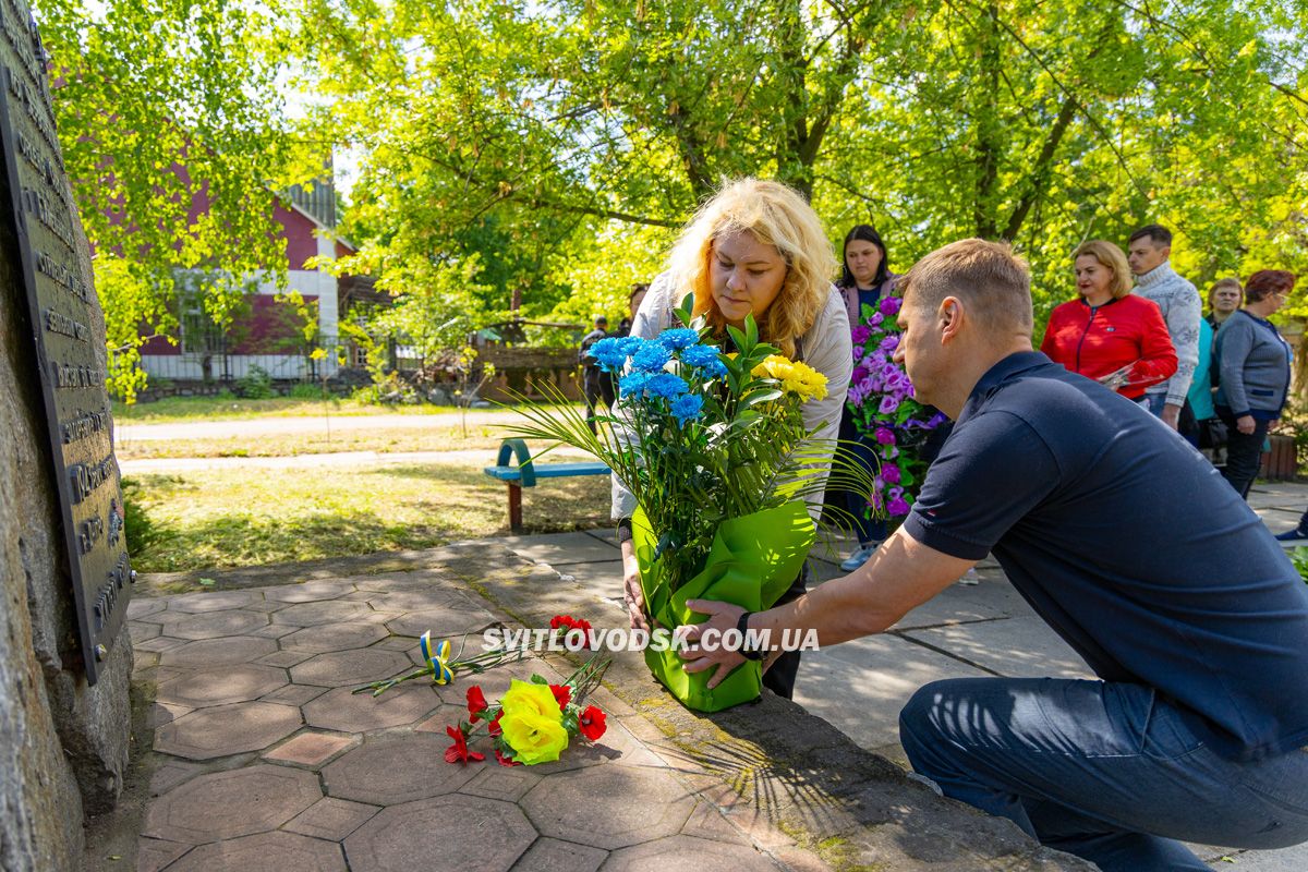 У Власівці вшанували полеглих у Другій світовій війні У Власівці вшанували полеглих у Другій світовій війні