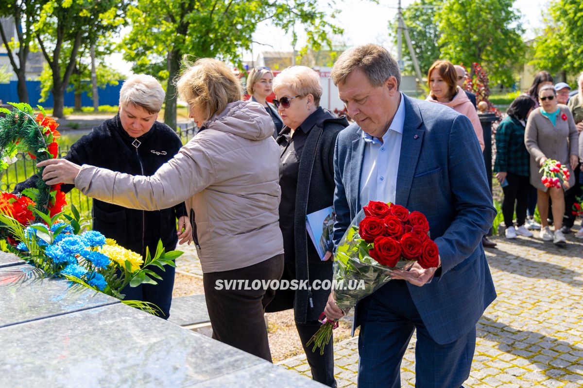 У Власівці вшанували полеглих у Другій світовій війні У Власівці вшанували полеглих у Другій світовій війні