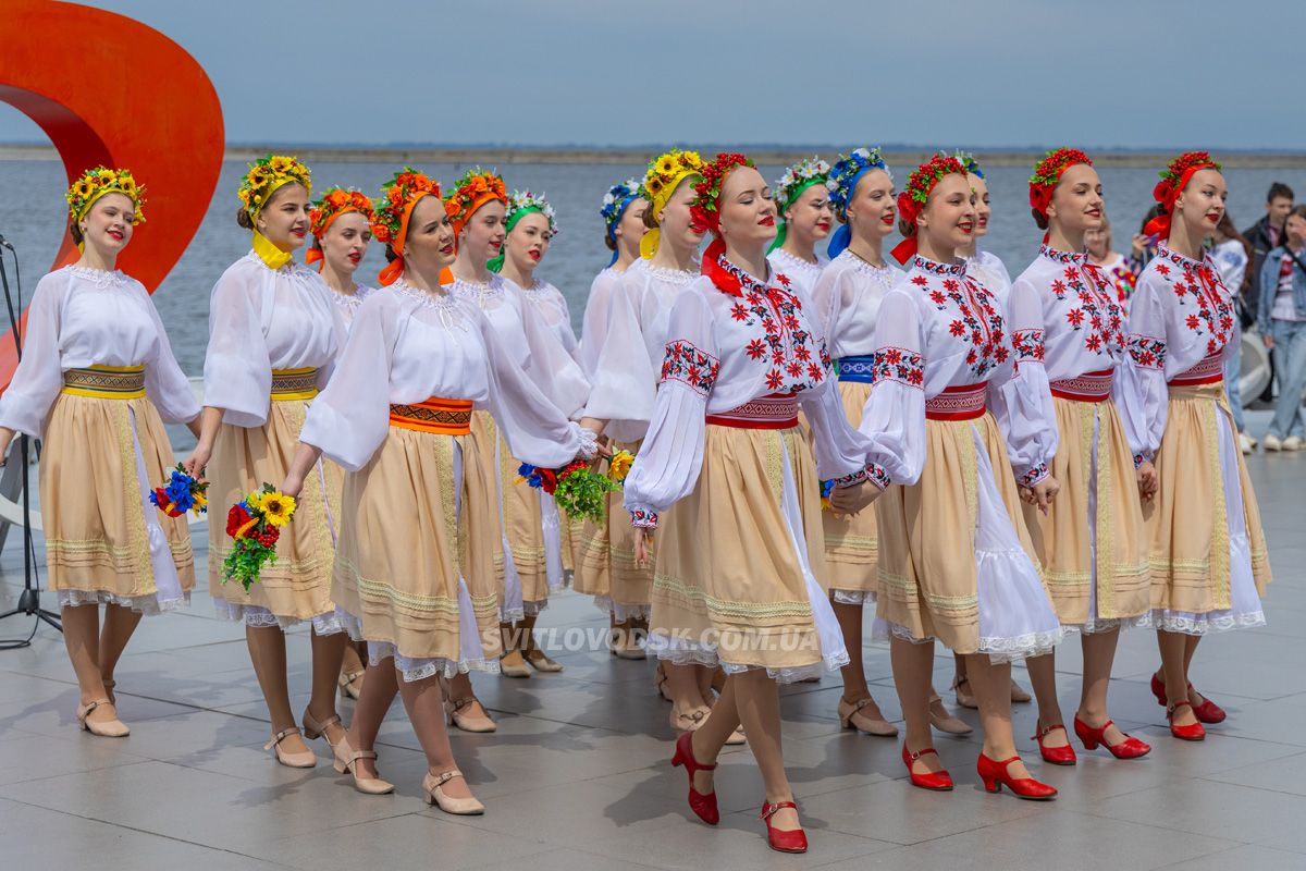 День вишиванки у Світловодську: символ незламності і вдячності День вишиванки у Світловодську: символ незламності і вдячності