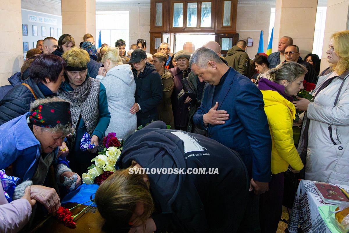 Назавжди 31: Світловодськ попрощався з полеглим захисником України Андрієм Ткаченком Назавжди 31: Світловодськ попрощався з полеглим захисником України Андрієм Ткаченком