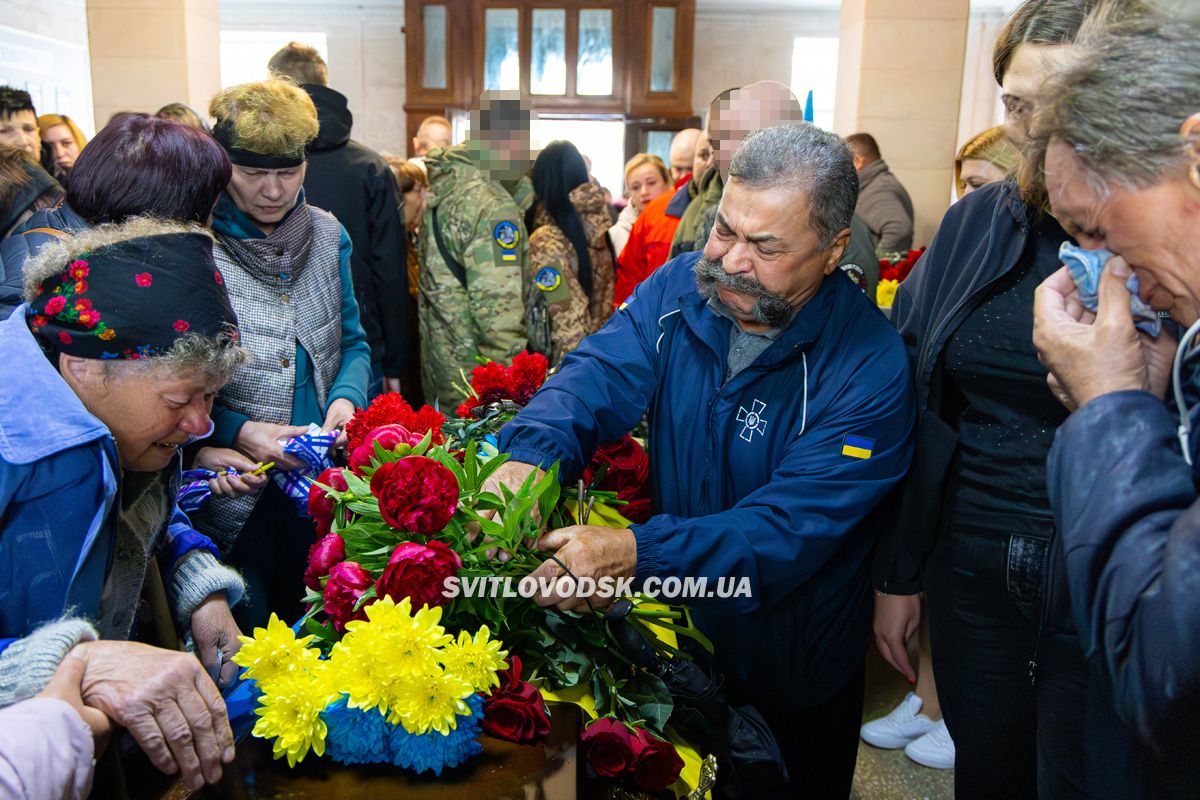 Назавжди 31: Світловодськ попрощався з полеглим захисником України Андрієм Ткаченком Назавжди 31: Світловодськ попрощався з полеглим захисником України Андрієм Ткаченком