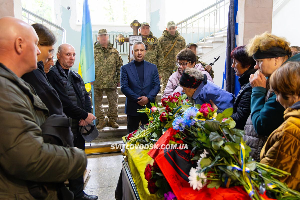 Назавжди 31: Світловодськ попрощався з полеглим захисником України Андрієм Ткаченком Назавжди 31: Світловодськ попрощався з полеглим захисником України Андрієм Ткаченком