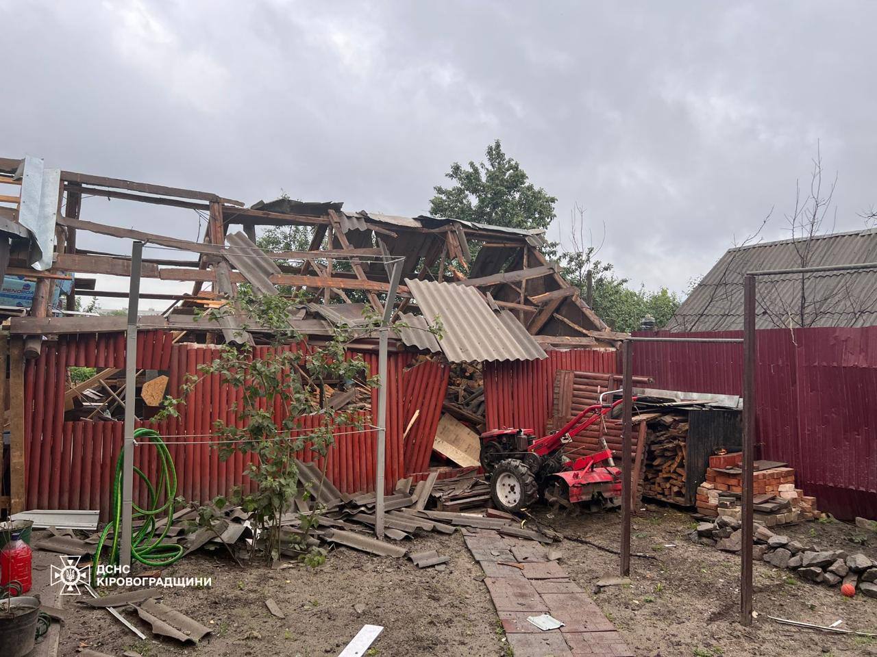 Ворог атакував одне з промислових підприємств Світловодська (ДОПОВНЕНО) Ворог атакував одне з промислових підприємств Світловодська (ДОПОВНЕНО)
