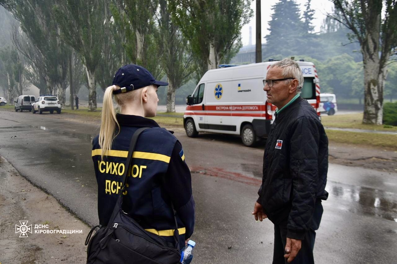 Ворог атакував одне з промислових підприємств Світловодська (ДОПОВНЕНО) Ворог атакував одне з промислових підприємств Світловодська (ДОПОВНЕНО)