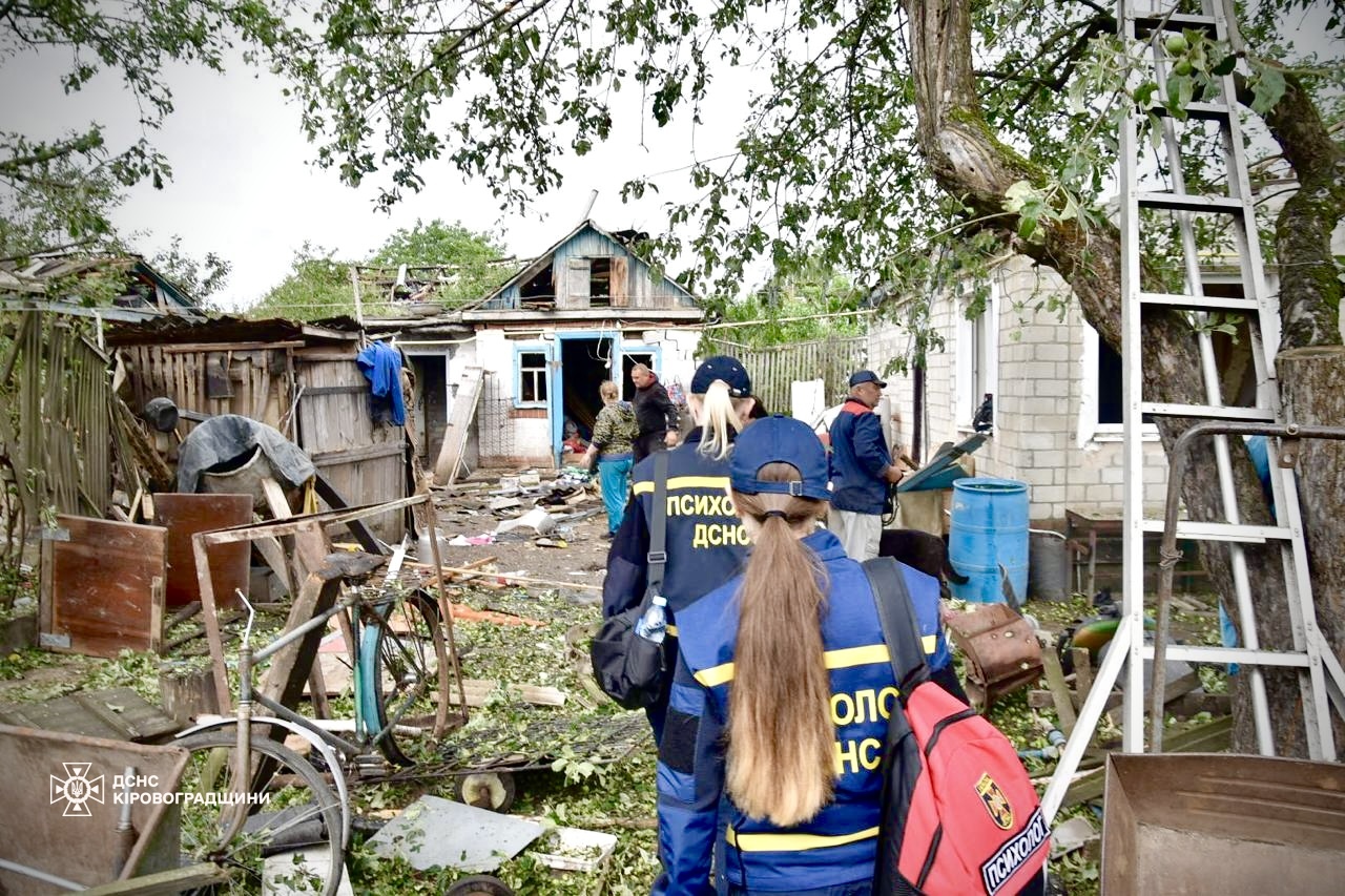 Ворог атакував одне з промислових підприємств Світловодська (ДОПОВНЕНО) Ворог атакував одне з промислових підприємств Світловодська (ДОПОВНЕНО)
