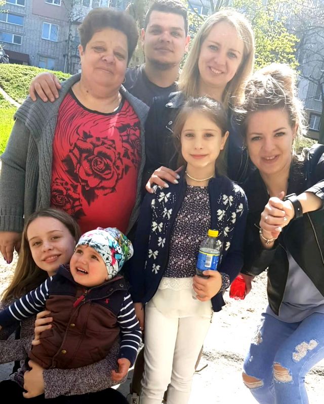Жителька Світловодська бореться з рідкісною формою раку: родина просить про допомогу Жителька Світловодська бореться з рідкісною формою раку: родина просить про допомогу