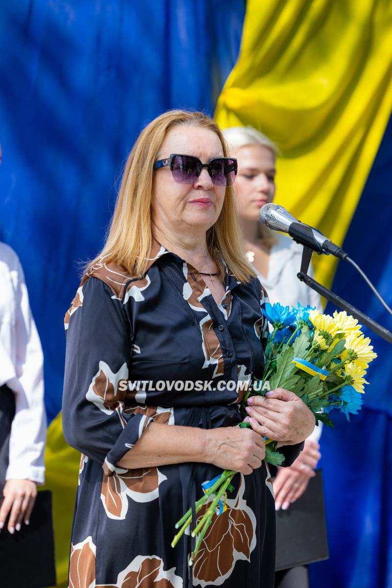 У Світловодську відкрили меморіальні дошки Сергію Батяшову та Євгену Віннікову У Світловодську відкрили меморіальні дошки Сергію Батяшову та Євгену Віннікову