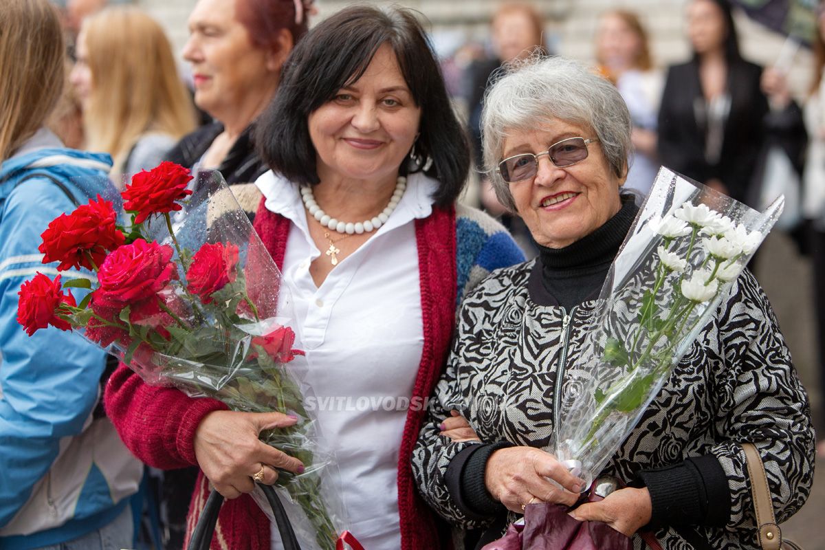 Зустріч із майбутнім: у Світловодську відбулися випускні дев’ятикласників Зустріч із майбутнім: у Світловодську відбулися випускні дев’ятикласників