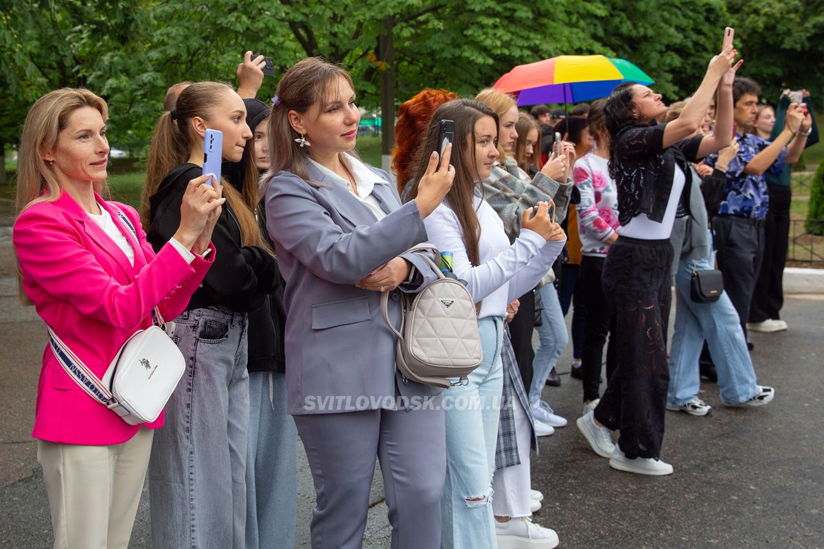Зустріч із майбутнім: у Світловодську відбулися випускні дев’ятикласників Зустріч із майбутнім: у Світловодську відбулися випускні дев’ятикласників