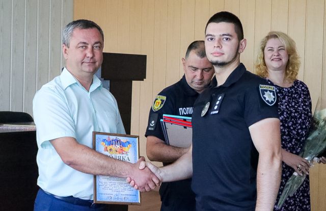 У Світловодську привітали дільничних офіцерів поліції з професійним святом У Світловодську привітали дільничних офіцерів поліції з професійним святом