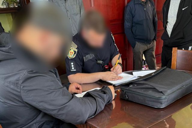 Посадовці Світловодської міськради і підрядник підозрюються у привласненні 1,2 млн грн під час ремонту доріг Посадовці Світловодської міськради і підрядник підозрюються у привласненні 1,2 млн грн під час ремонту доріг