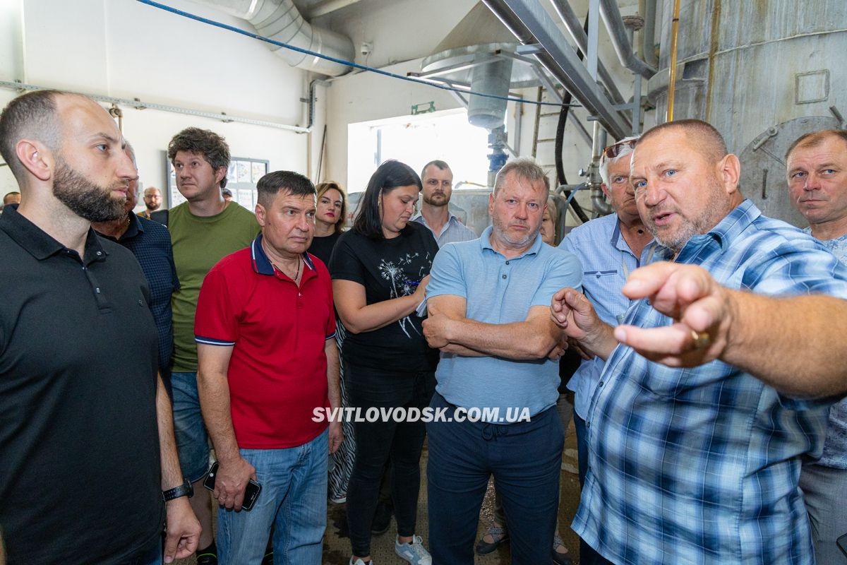 Як громада, влада і бізнес шукають вихід з екологічної кризи у Власівці