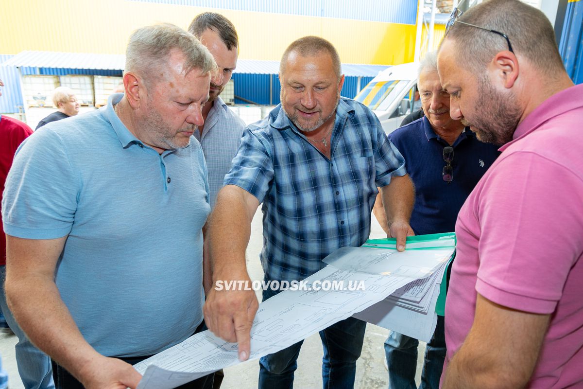 Як громада, влада і бізнес шукають вихід з екологічної кризи у Власівці