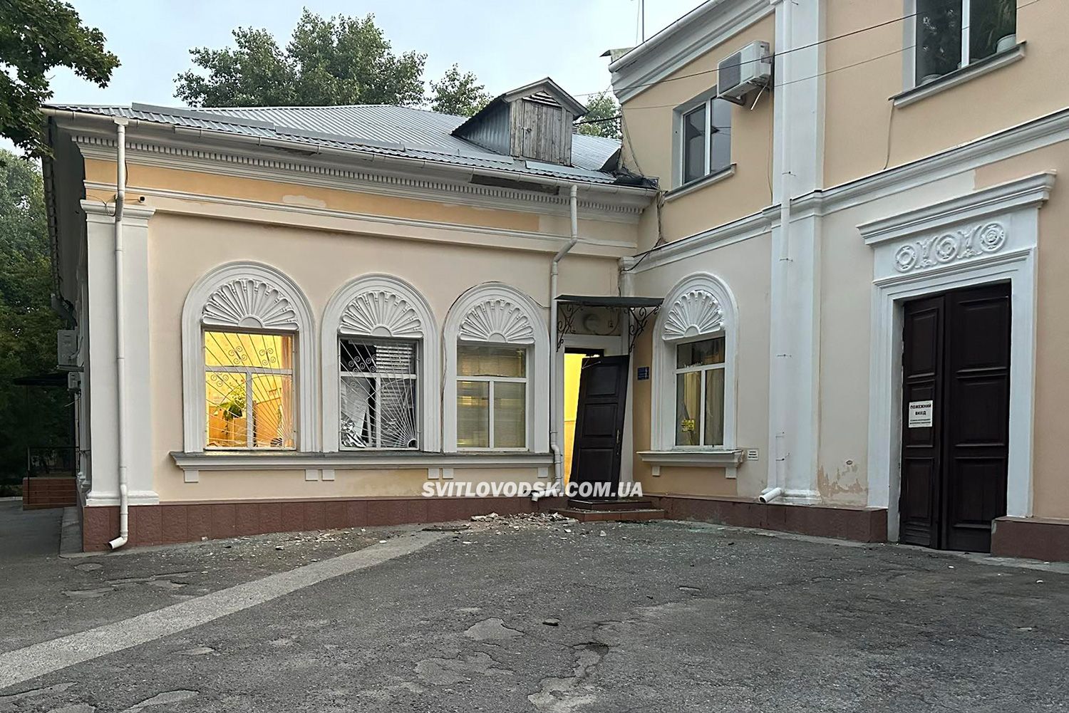 Обласний центр атакували дрони: пошкоджено філармонію та університет Обласний центр атакували дрони: пошкоджено філармонію та університет