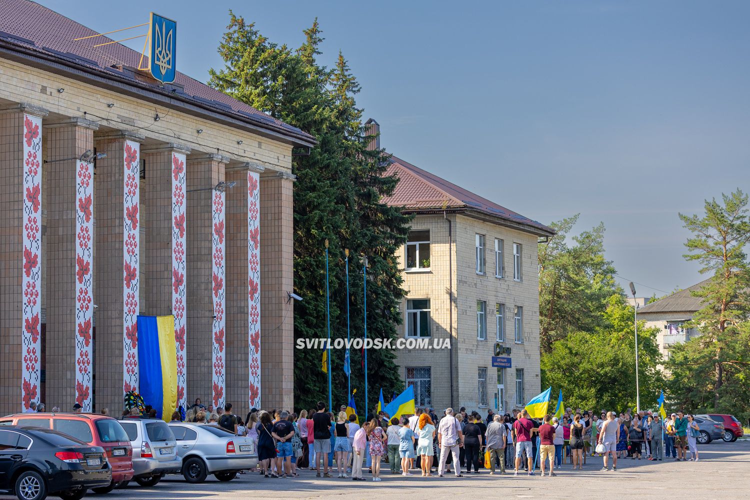 У Світловодську провели в останню земну дорогу захисника України Дениса Голіка У Світловодську провели в останню земну дорогу захисника України Дениса Голіка
