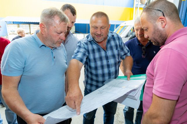 Як громада, влада і бізнес шукають вихід з екологічної кризи у Власівці