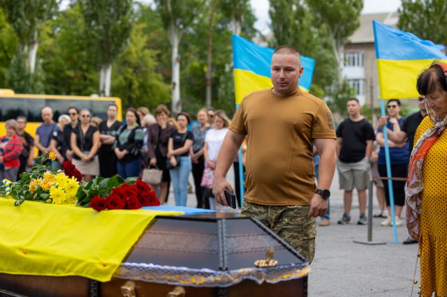 Світловодськ попрощався із загиблим воїном Сергієм Поліщуком