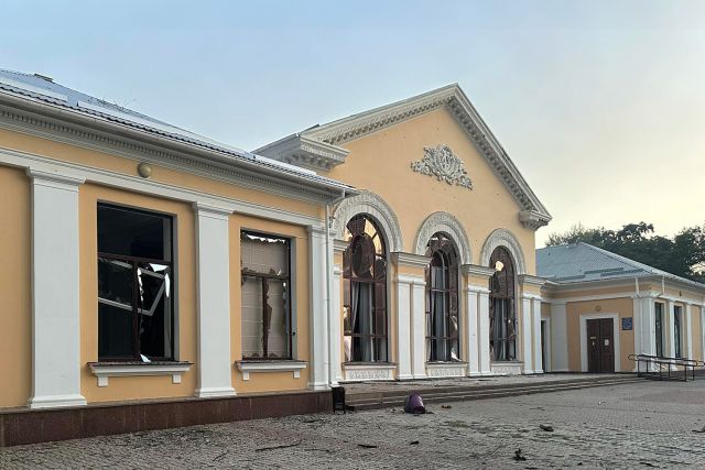 Обласний центр атакували дрони: пошкоджено філармонію та університет Обласний центр атакували дрони: пошкоджено філармонію та університет