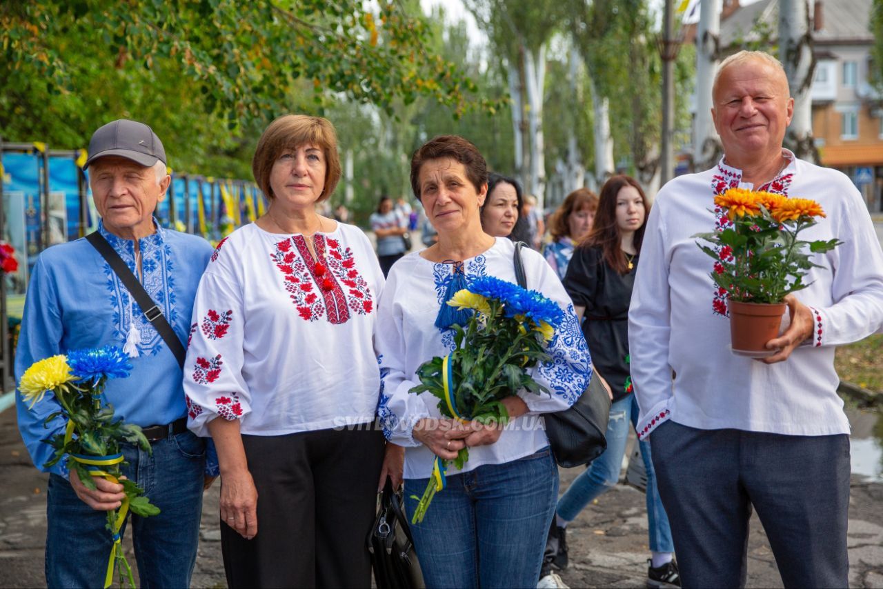 У День Незалежності Алея слави у Світловодську доповнилася портретами героїв У День Незалежності Алея слави у Світловодську доповнилася портретами героїв