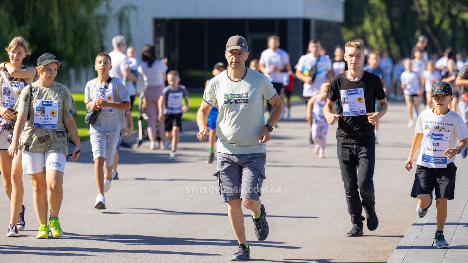Понад 300 світловодців долучилися до забігу пам'яті загиблих героїв Понад 300 світловодців долучилися до забігу пам'яті загиблих героїв