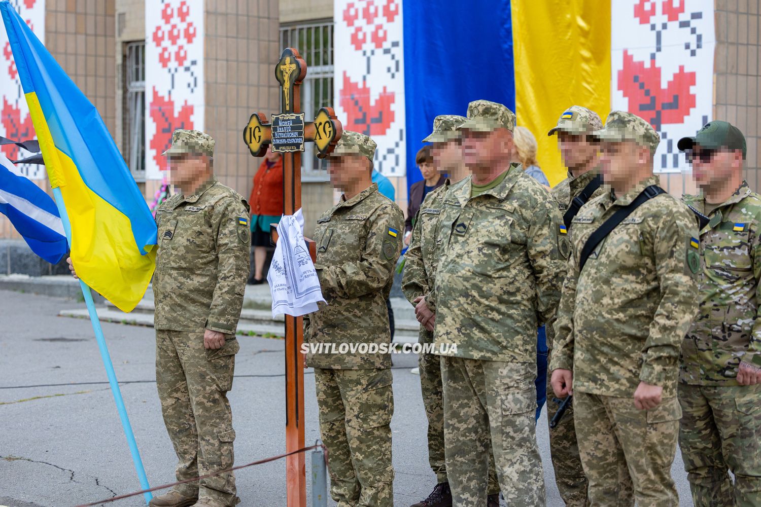 Світловодськ віддав останню шану полеглому захиснику України Андрію Макею Світловодськ віддав останню шану полеглому захиснику України Андрію Макею