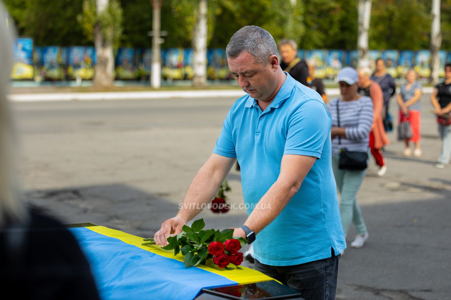 Світловодськ віддав останню шану полеглому захиснику України Андрію Макею Світловодськ віддав останню шану полеглому захиснику України Андрію Макею
