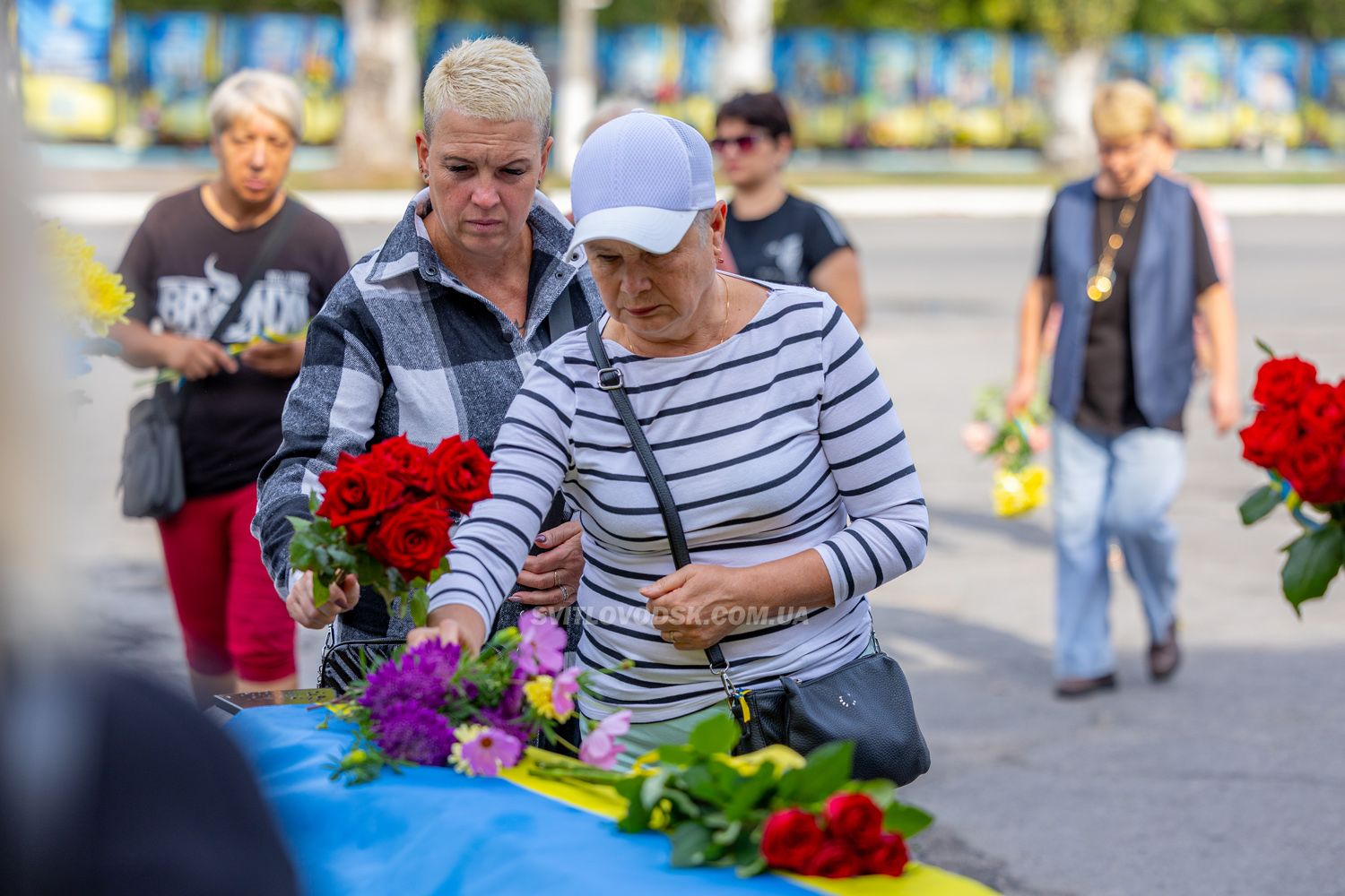 Світловодськ віддав останню шану полеглому захиснику України Андрію Макею Світловодськ віддав останню шану полеглому захиснику України Андрію Макею
