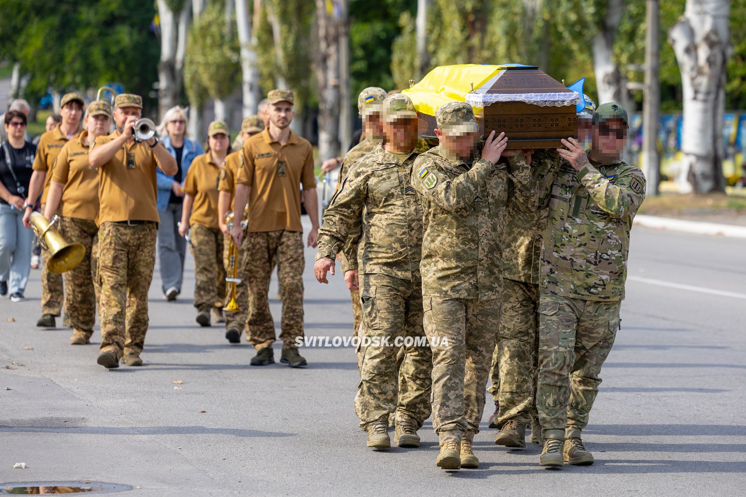 Світловодськ віддав останню шану полеглому захиснику України Андрію Макею Світловодськ віддав останню шану полеглому захиснику України Андрію Макею