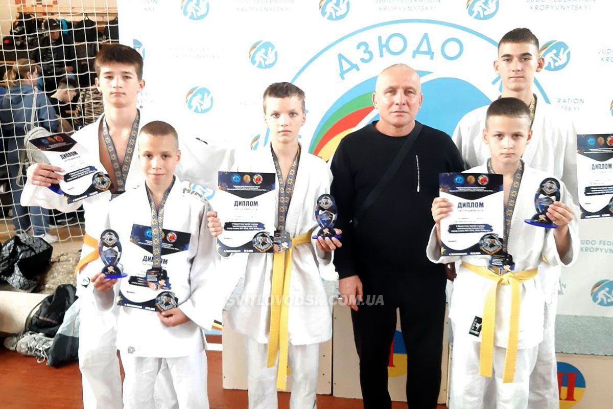 Світловодські дзюдоїсти успішно виступили на відкритому обласному турнірі у Кропивницькому Світловодські дзюдоїсти успішно виступили на відкритому обласному турнірі у Кропивницькому