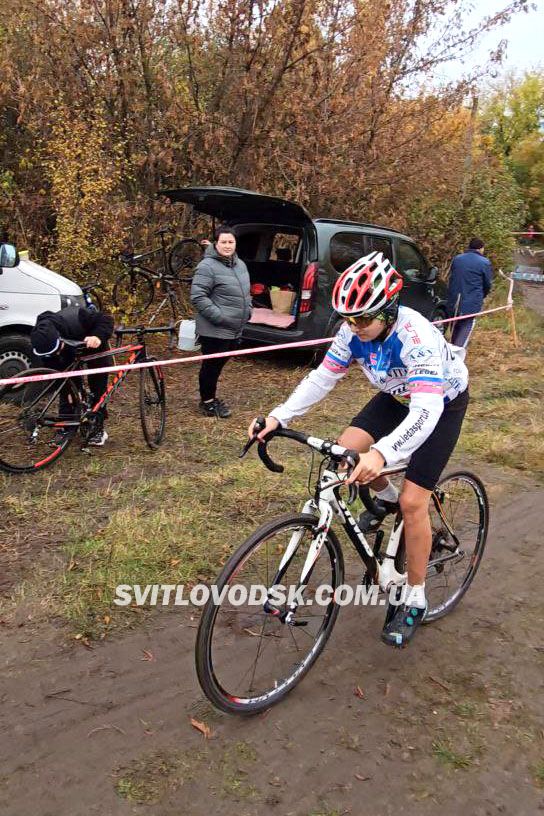 Анастасія Довганюк — чемпіонка України з велокросу серед юніорок! Анастасія Довганюк — чемпіонка України з велокросу серед юніорок!