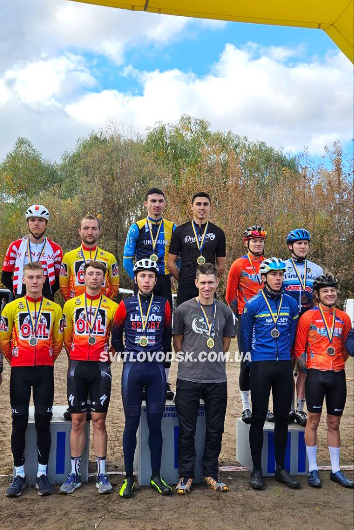 Анастасія Довганюк — чемпіонка України з велокросу серед юніорок! Анастасія Довганюк — чемпіонка України з велокросу серед юніорок!
