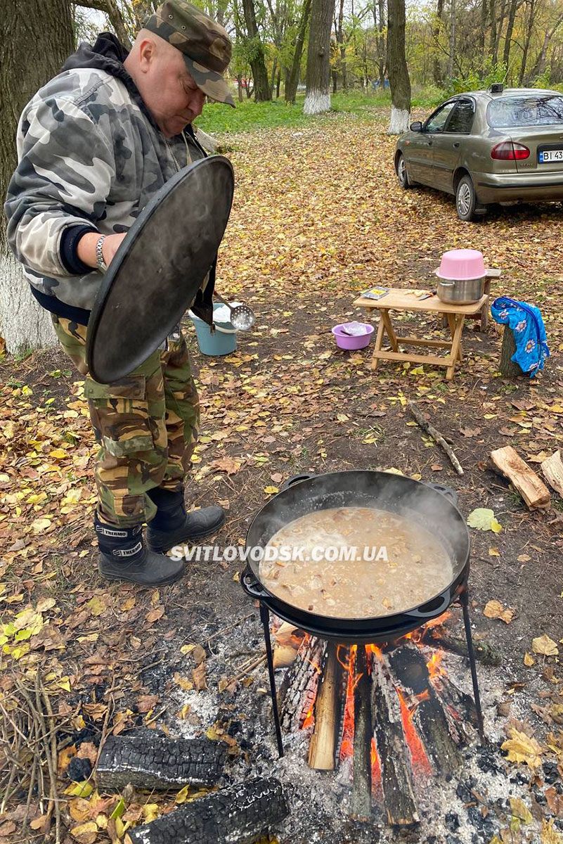 Світловодський «Атлант» провів завершальний матч сезону в Онуфріївці Світловодський «Атлант» провів завершальний матч сезону в Онуфріївці