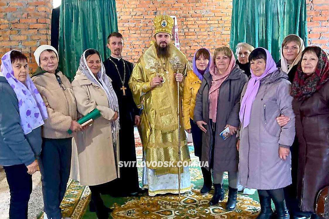 У Світловодську архієпископ Марк звершив літургію в недобудованому храмі Святителя Миколая У Світловодську архієпископ Марк звершив літургію в недобудованому храмі Святителя Миколая