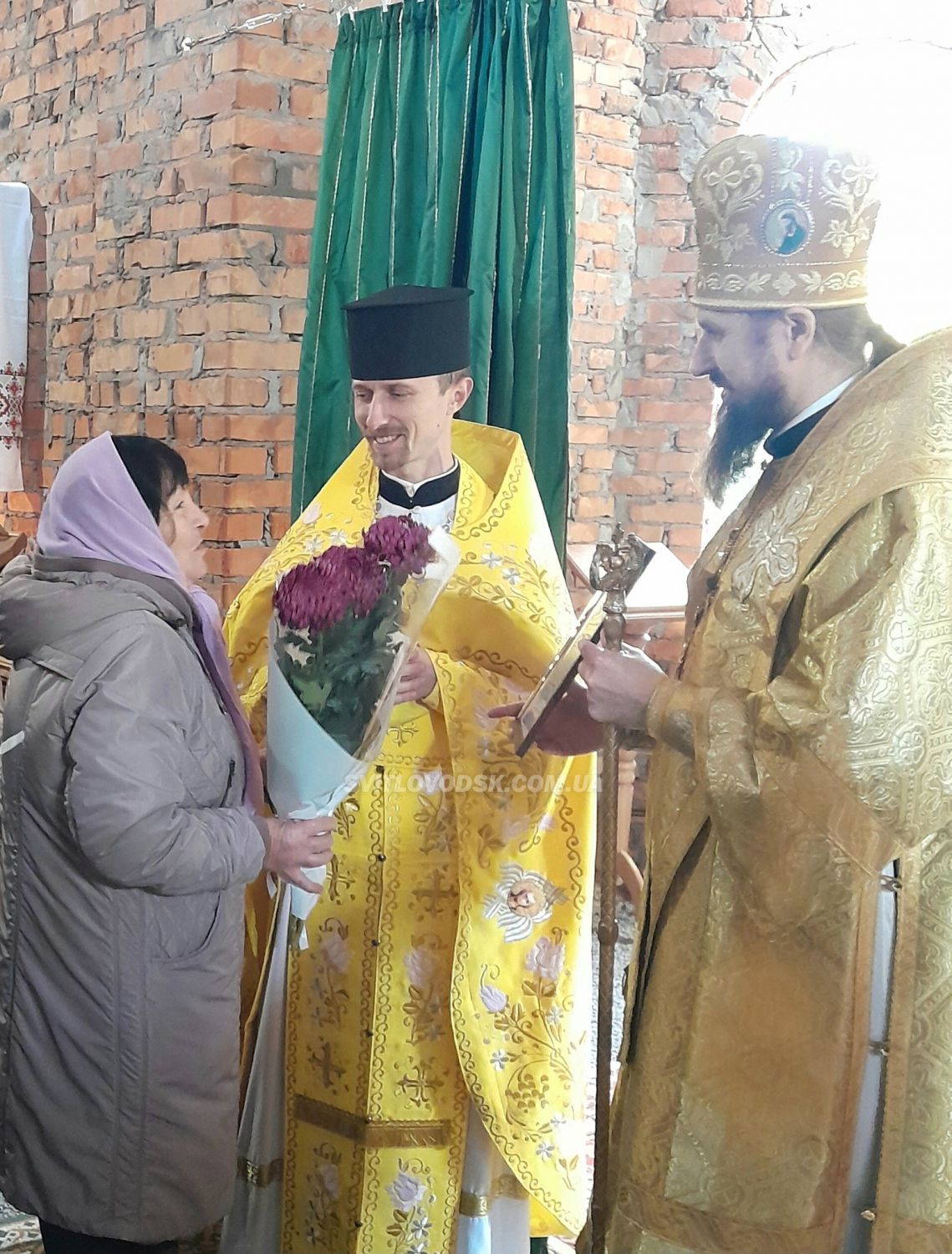 У Світловодську архієпископ Марк звершив літургію в недобудованому храмі Святителя Миколая У Світловодську архієпископ Марк звершив літургію в недобудованому храмі Святителя Миколая