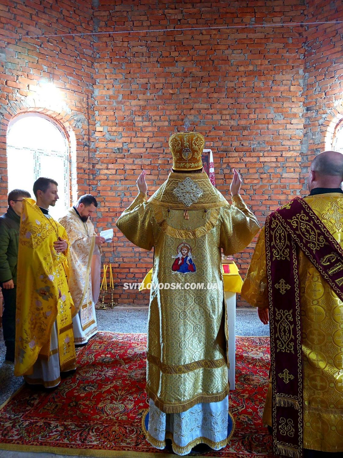 У Світловодську архієпископ Марк звершив літургію в недобудованому храмі Святителя Миколая У Світловодську архієпископ Марк звершив літургію в недобудованому храмі Святителя Миколая