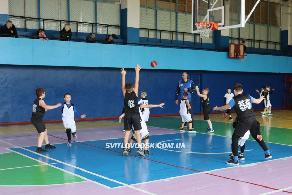 Баскетбольний турнір до Дня військового капелана відбувся у Світловодську Баскетбольний турнір до Дня військового капелана відбувся у Світловодську