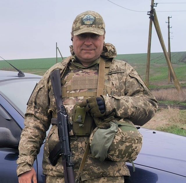 «Хочу, щоб війна скінчилася якнайшвидше і щоб я міг повернутися до мирного життя, до будівництва і до сім’ї», — В’ячеслав Багро «Хочу, щоб війна скінчилася якнайшвидше і щоб я міг повернутися до мирного життя, до будівництва і до сім’ї», — В’ячеслав Багро