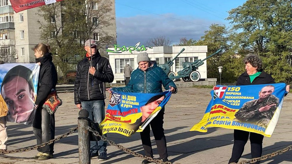 «Не мовчи! Полон вбиває!» — у Світловодську нагадали про зниклих і полонених «Не мовчи! Полон вбиває!» — у Світловодську нагадали про зниклих і полонених