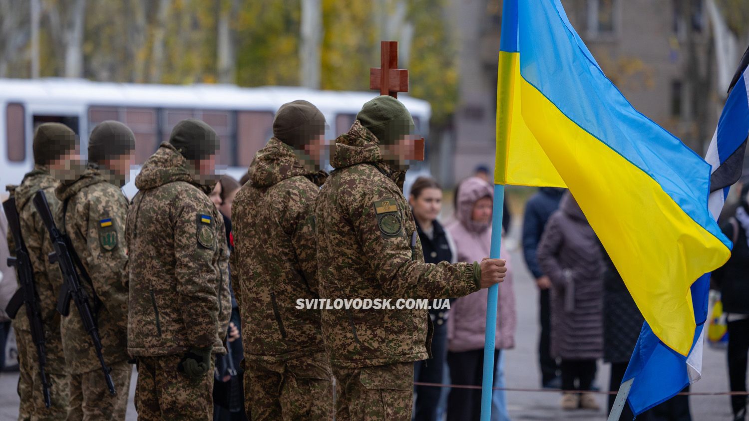 Світловодськ попрощався з полеглим захисником України Володимиром Додиваном Світловодськ попрощався з полеглим захисником України Володимиром Додиваном